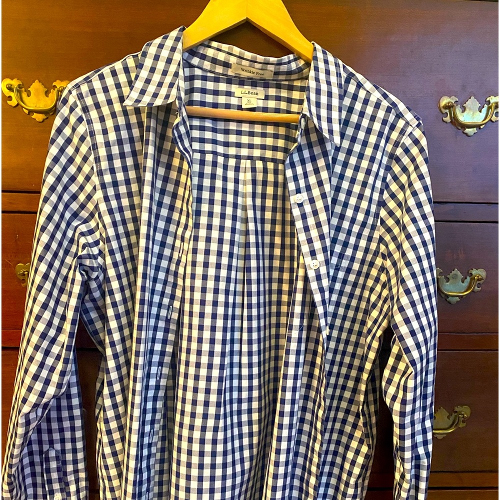 LL BEAN Women’s pinpoint button up